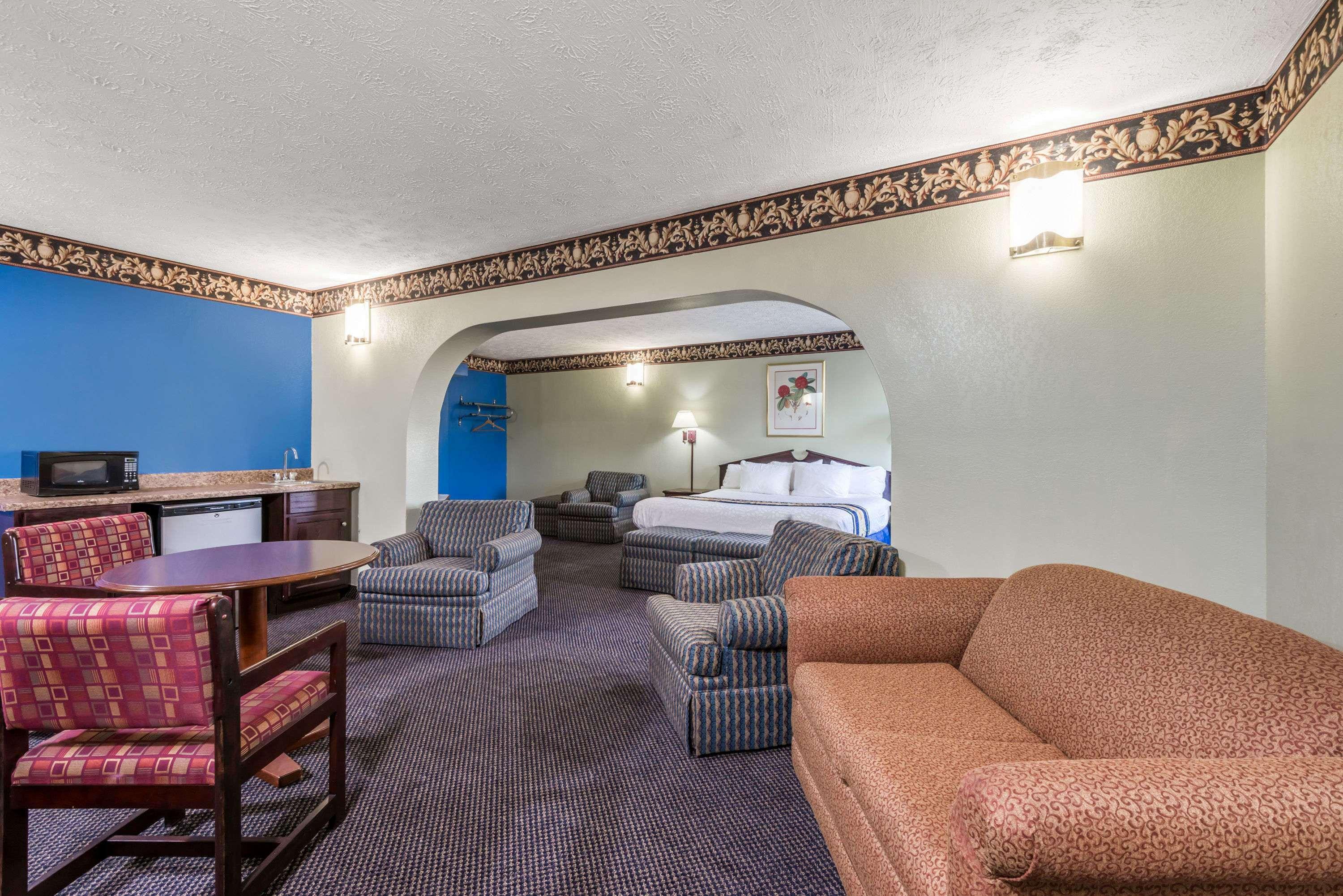 Hotel Days & By Wyndham Youngstown / Ohio