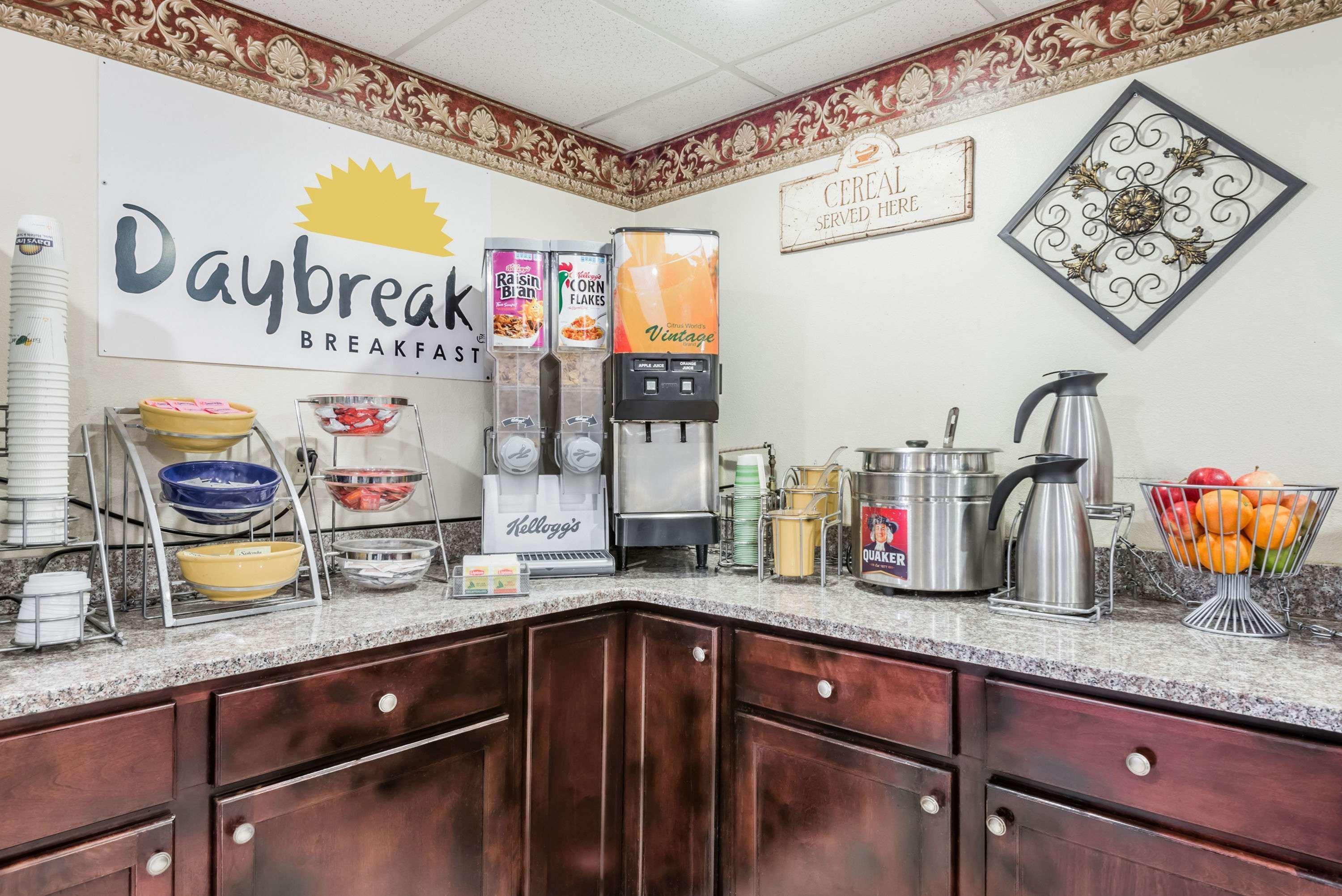 Days & By Wyndham Youngstown / Ohio 3*